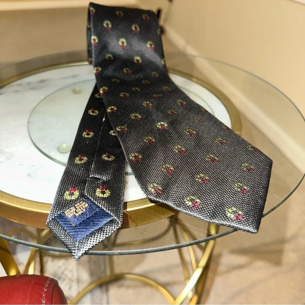 Henry Jacobson 100% Silk Holiday Tie – Wreath Pattern, Handmade
